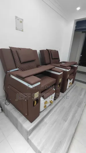 Brown Retractable Pedicure Chair