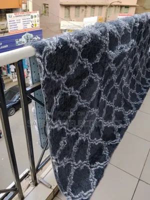 Fluffy Rug Patch (7x10) - Ideal for Apartments