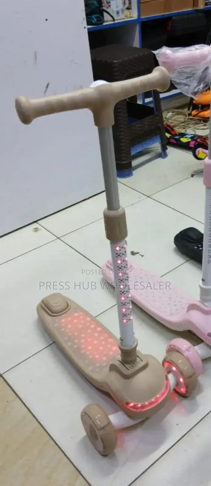 3-Wheel Kick Scooter " 