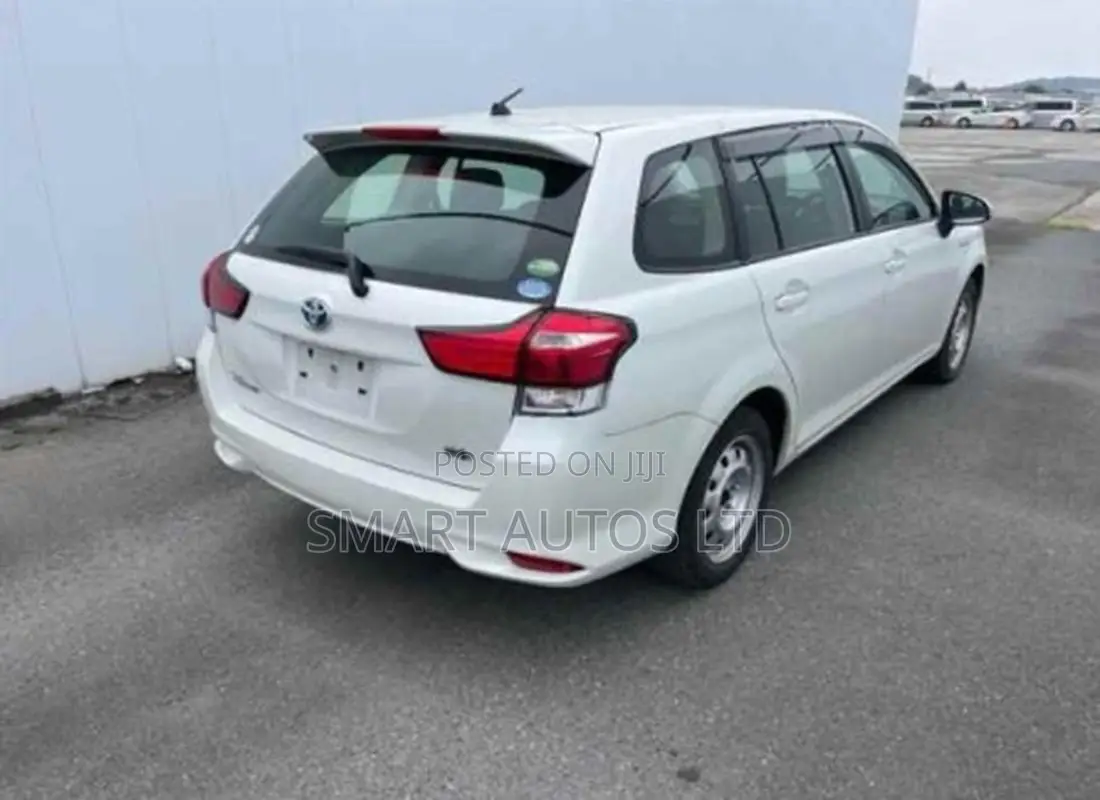 Toyota Corolla Fielder 2018 Off white