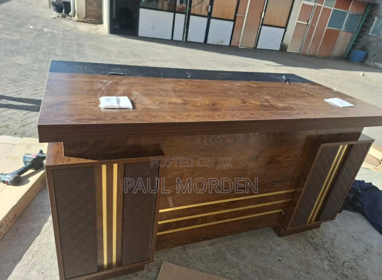 Furniture Table :Executive Computer Desk With Lock and Side Cabinet
