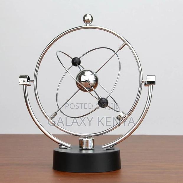 Newton Pendulum Newton Cradle Office Decor - thumbnail 2
