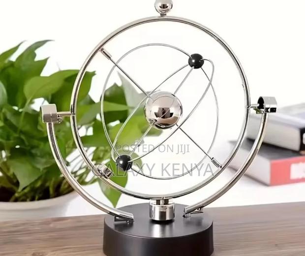 Newton Pendulum Newton Cradle Office Decor - thumbnail 4
