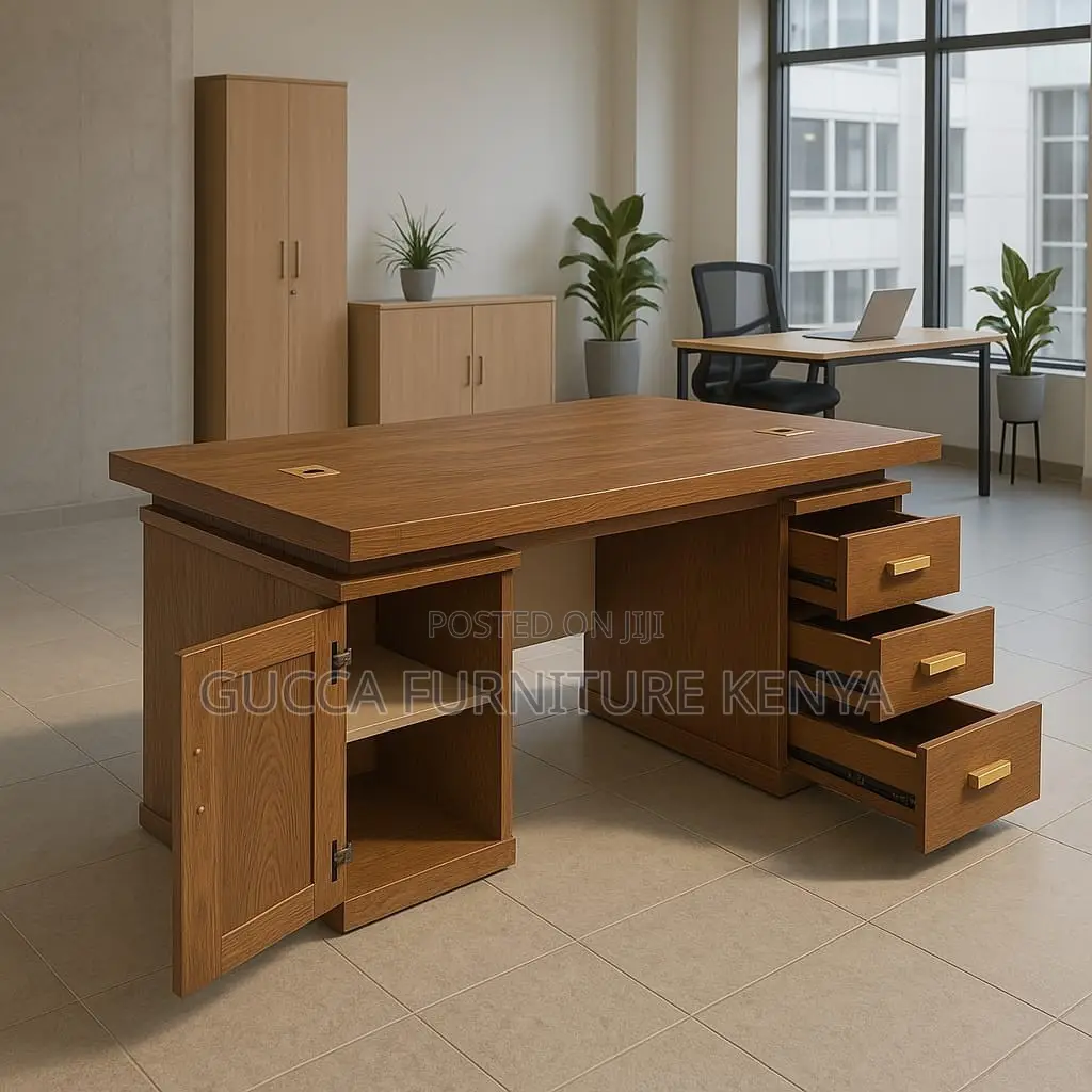 1.4 Meters Executive Office Desk With Drawers