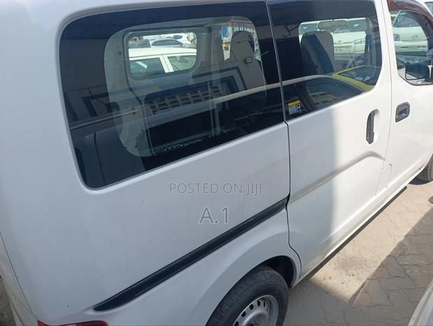 Nissan NV200 2018 White - thumbnail 8