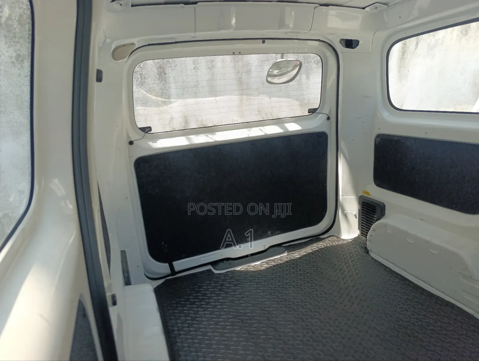 Nissan NV200 2018 White
