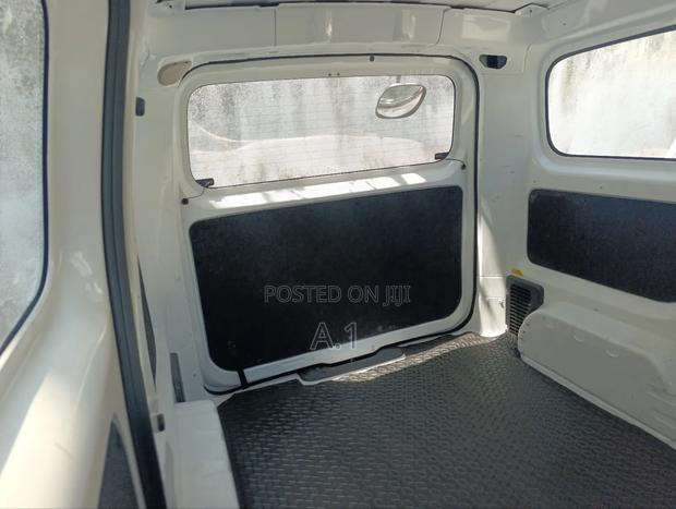 Nissan NV200 2018 White - thumbnail 5