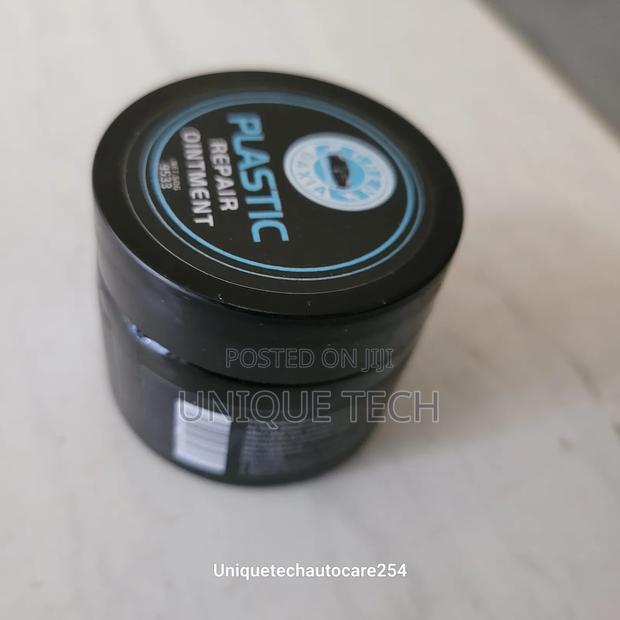 Strong Plastic Adhesive Repair Paste