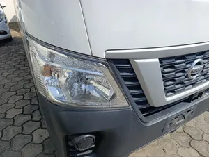 Nissan Caravan (Urvan) 2018 White