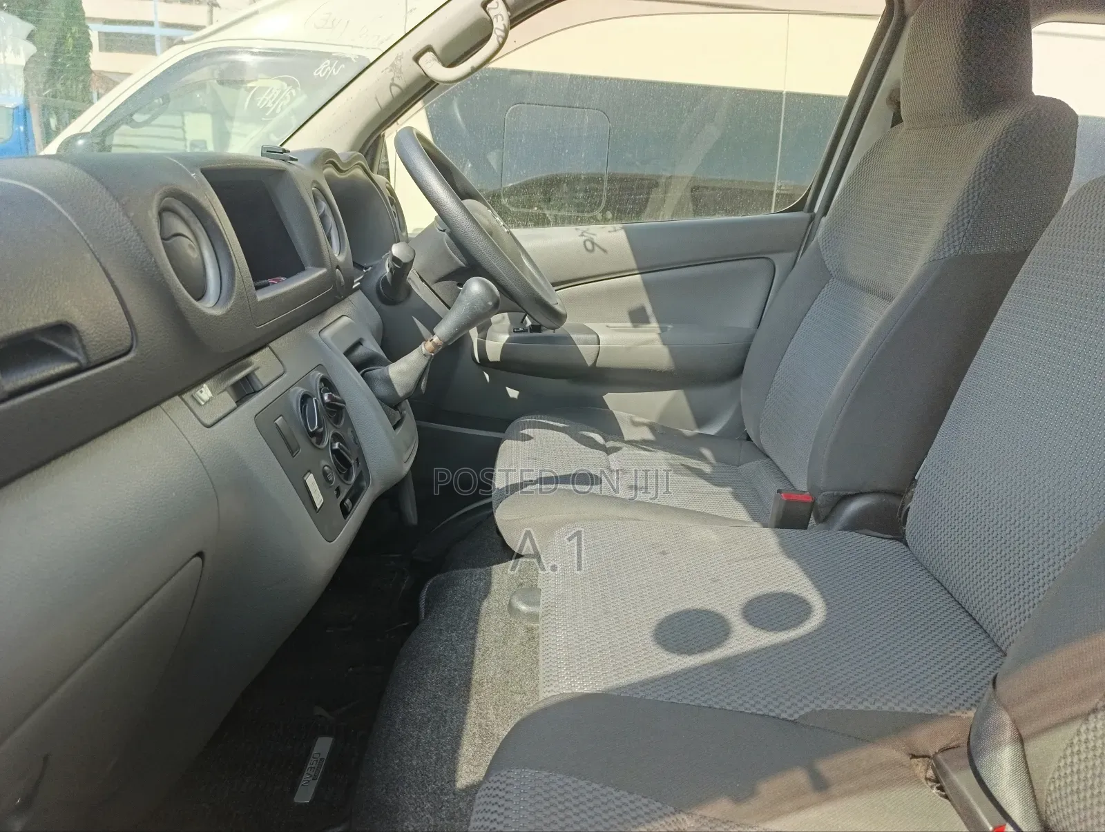 Nissan Caravan (Urvan) 2018 White