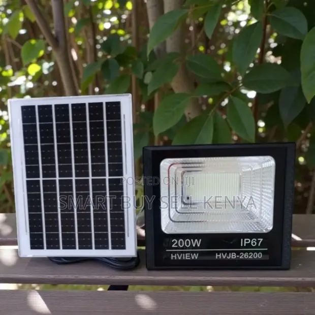 Ip67 Waterproof 200w Solar Flood Light Energy Saving Outdoor Lamp