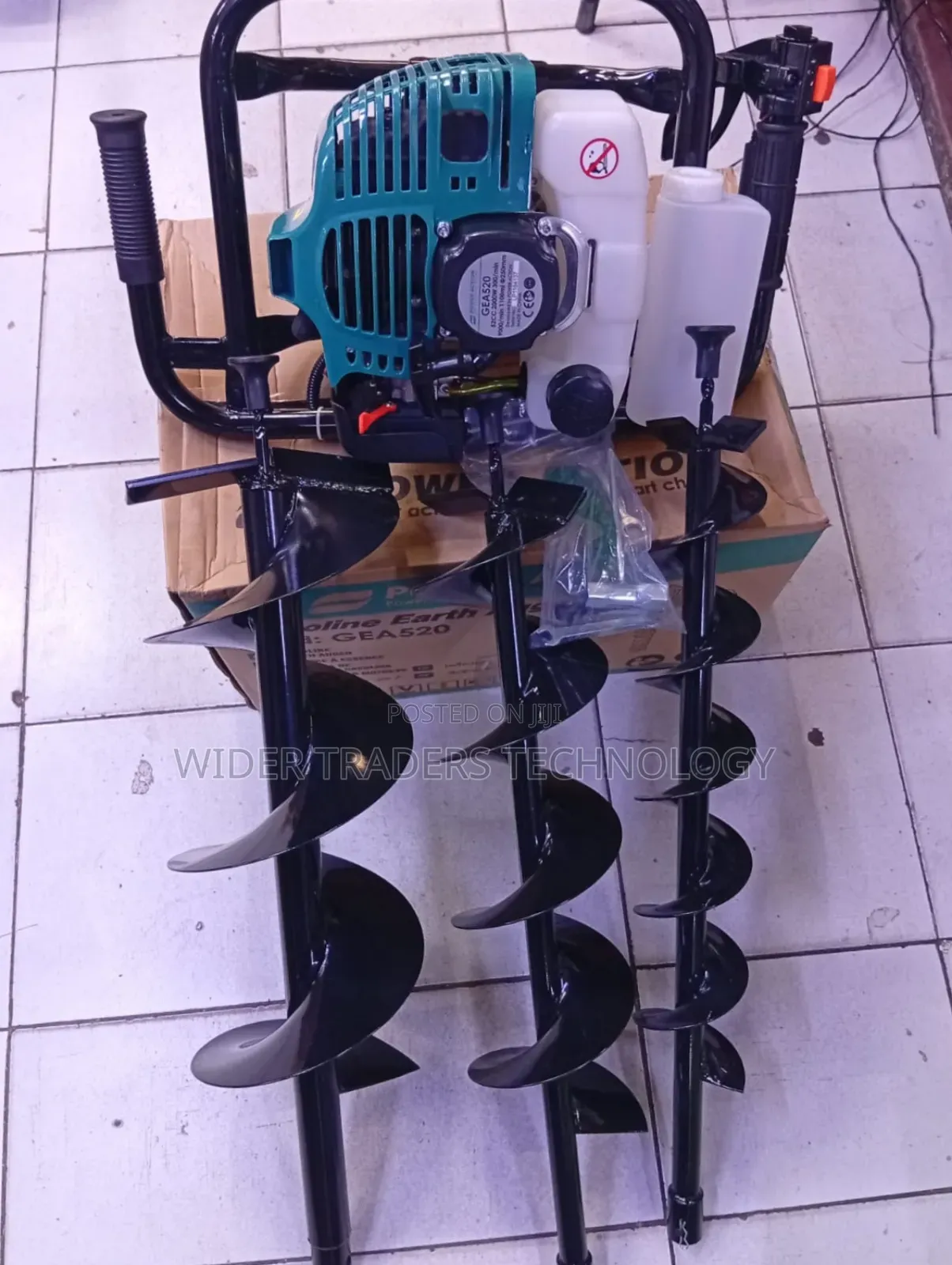 Power Action Earth Auger
2strock
52cc
2000 Watts
Comes With 3 Drills
