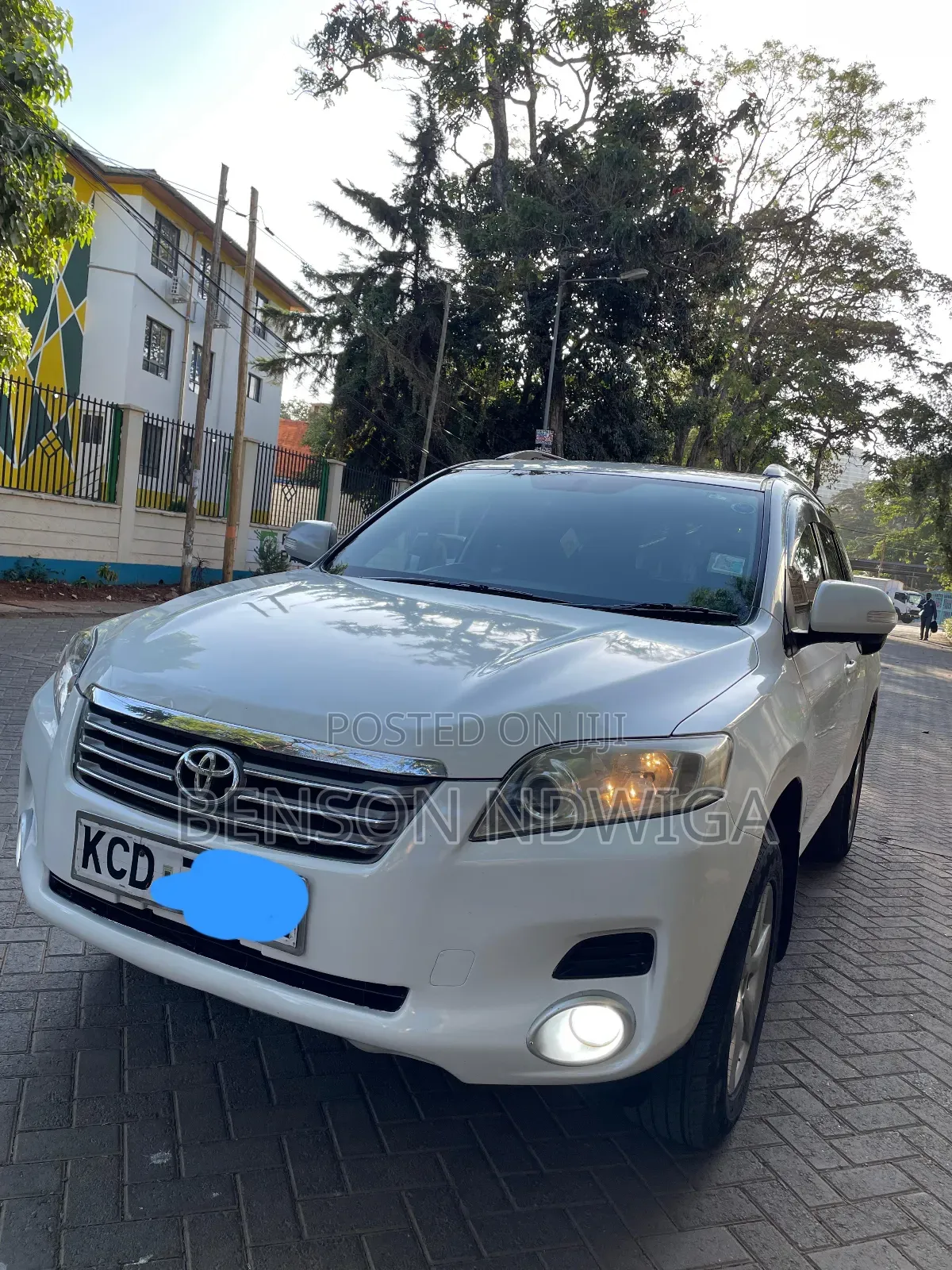 Toyota Vanguard 2009 White