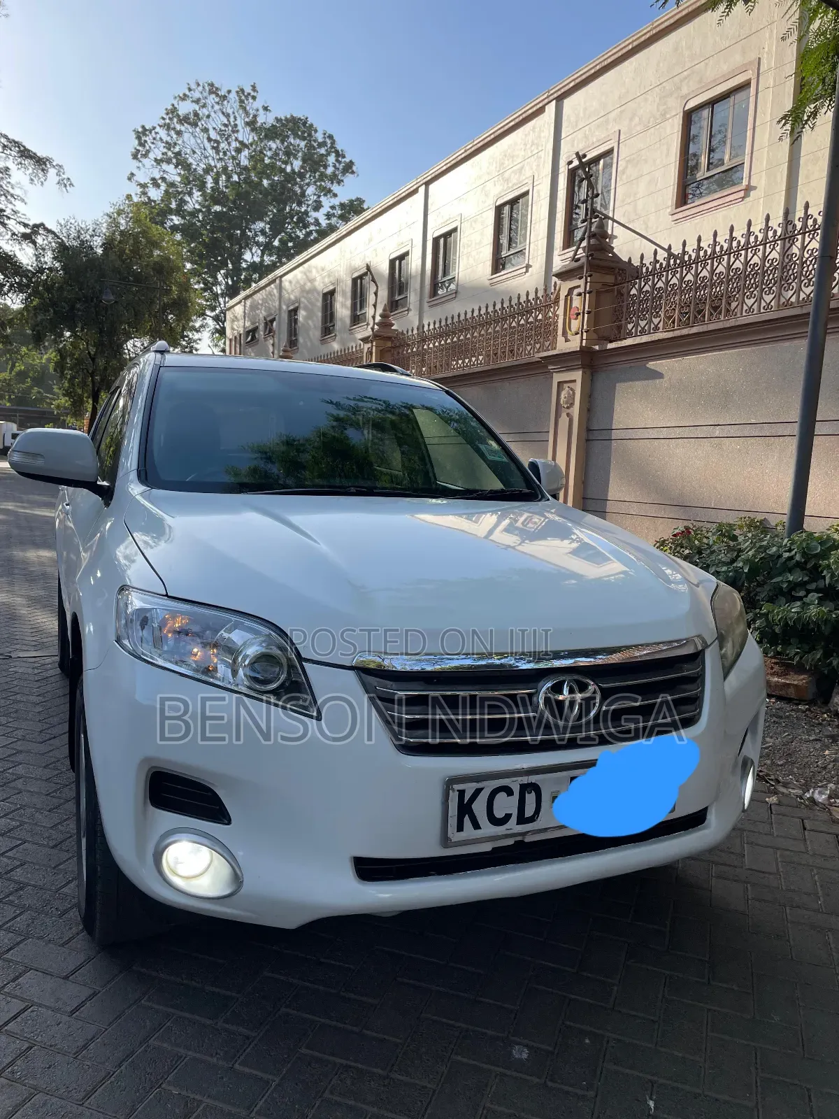 Toyota Vanguard 2009 White
