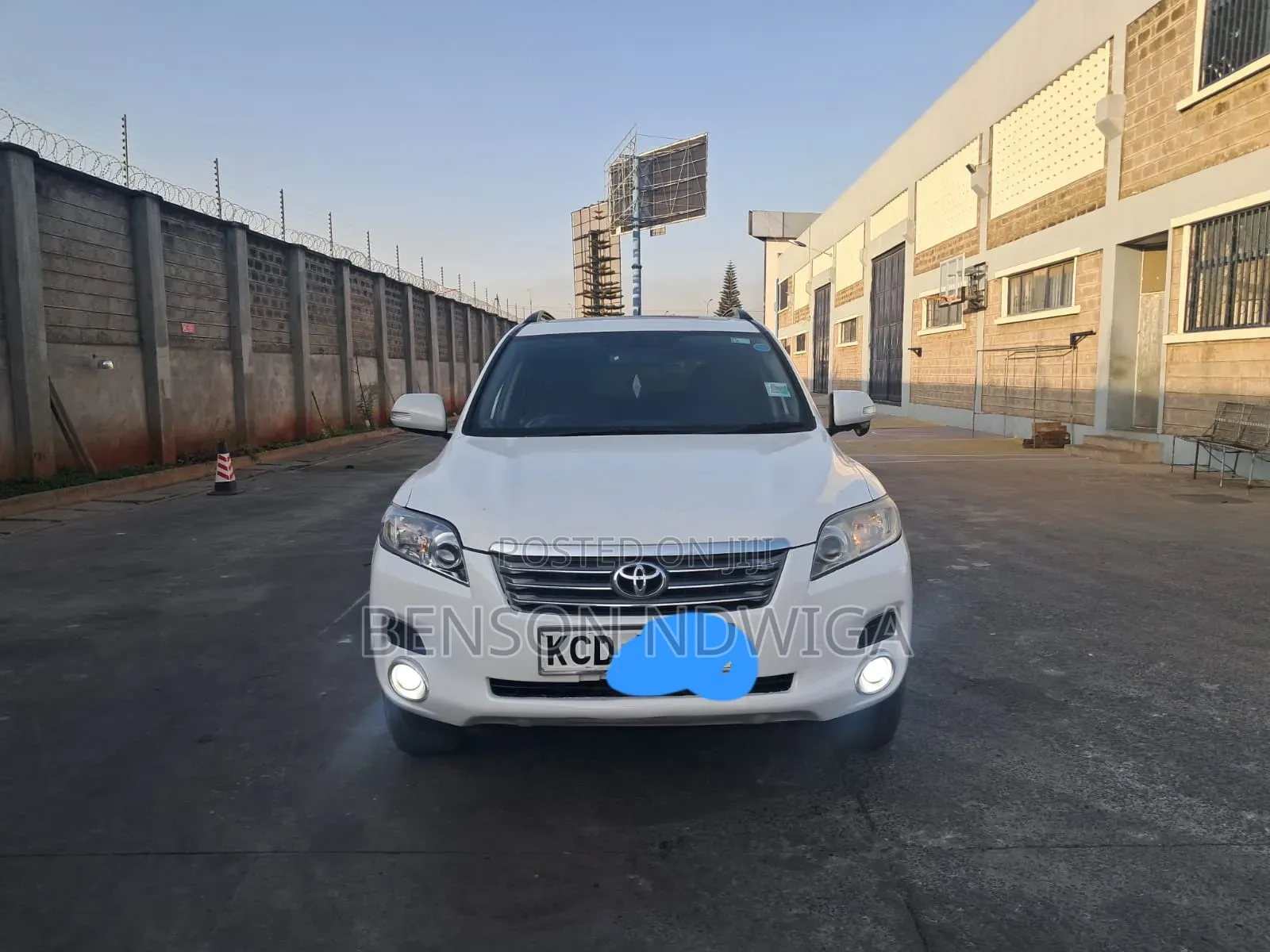 Toyota Vanguard 2009 White
