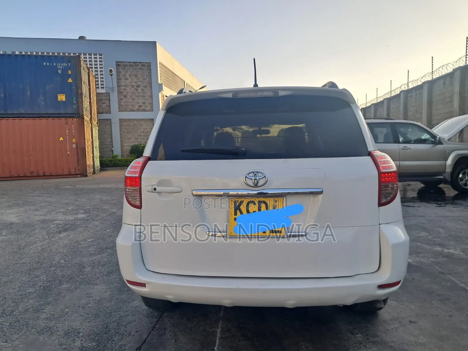 Toyota Vanguard 2009 White