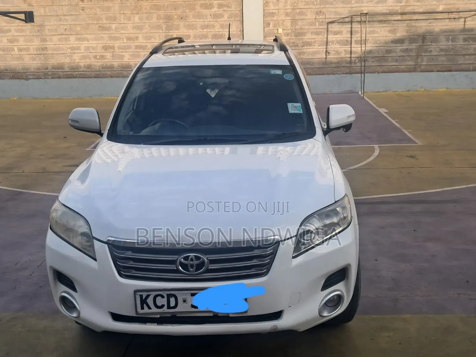 Toyota Vanguard 2009 White