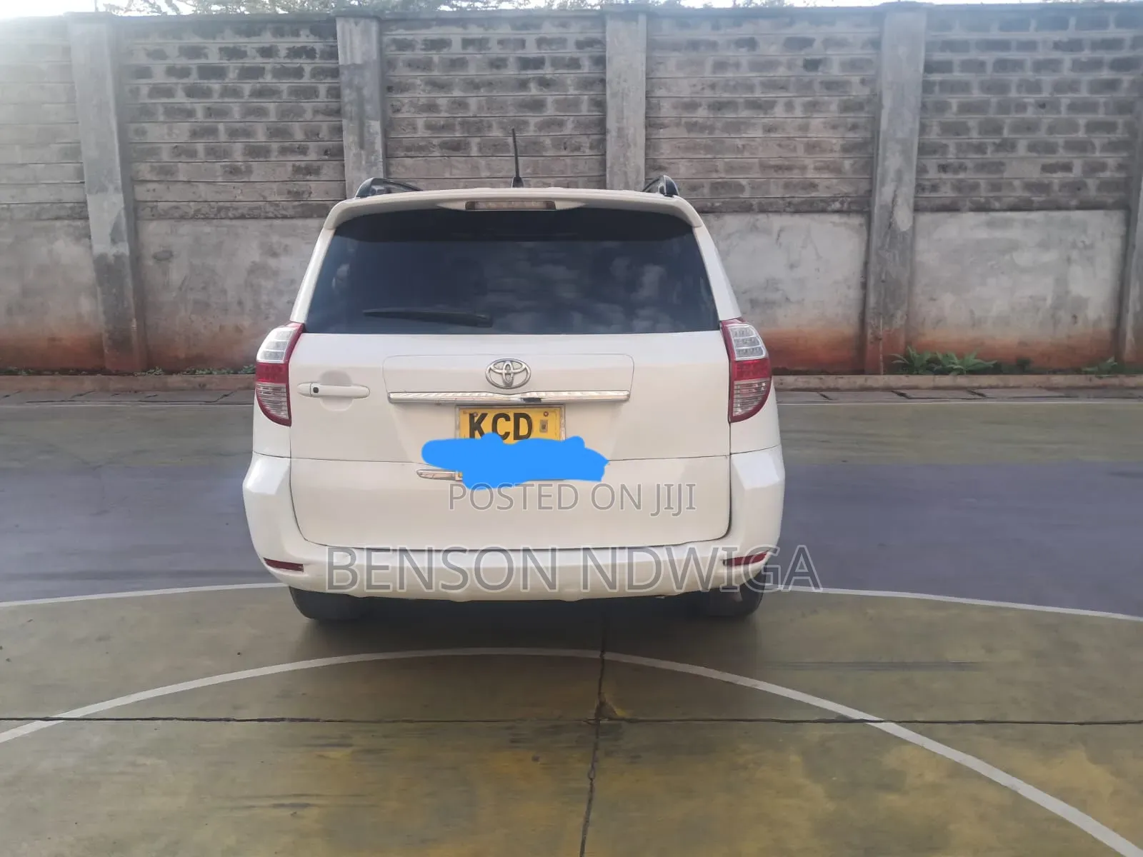 Toyota Vanguard 2009 White