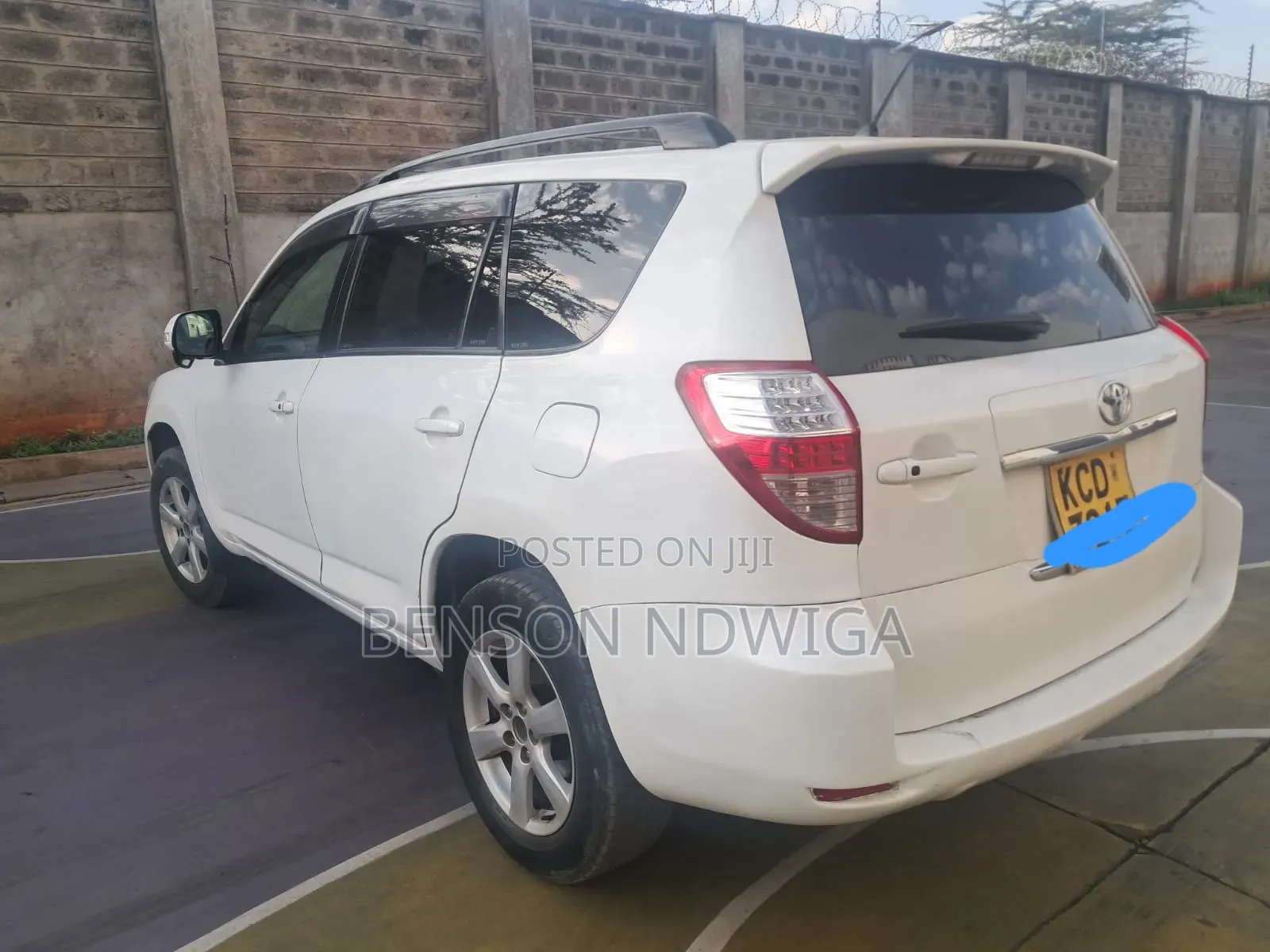 Toyota Vanguard 2009 White