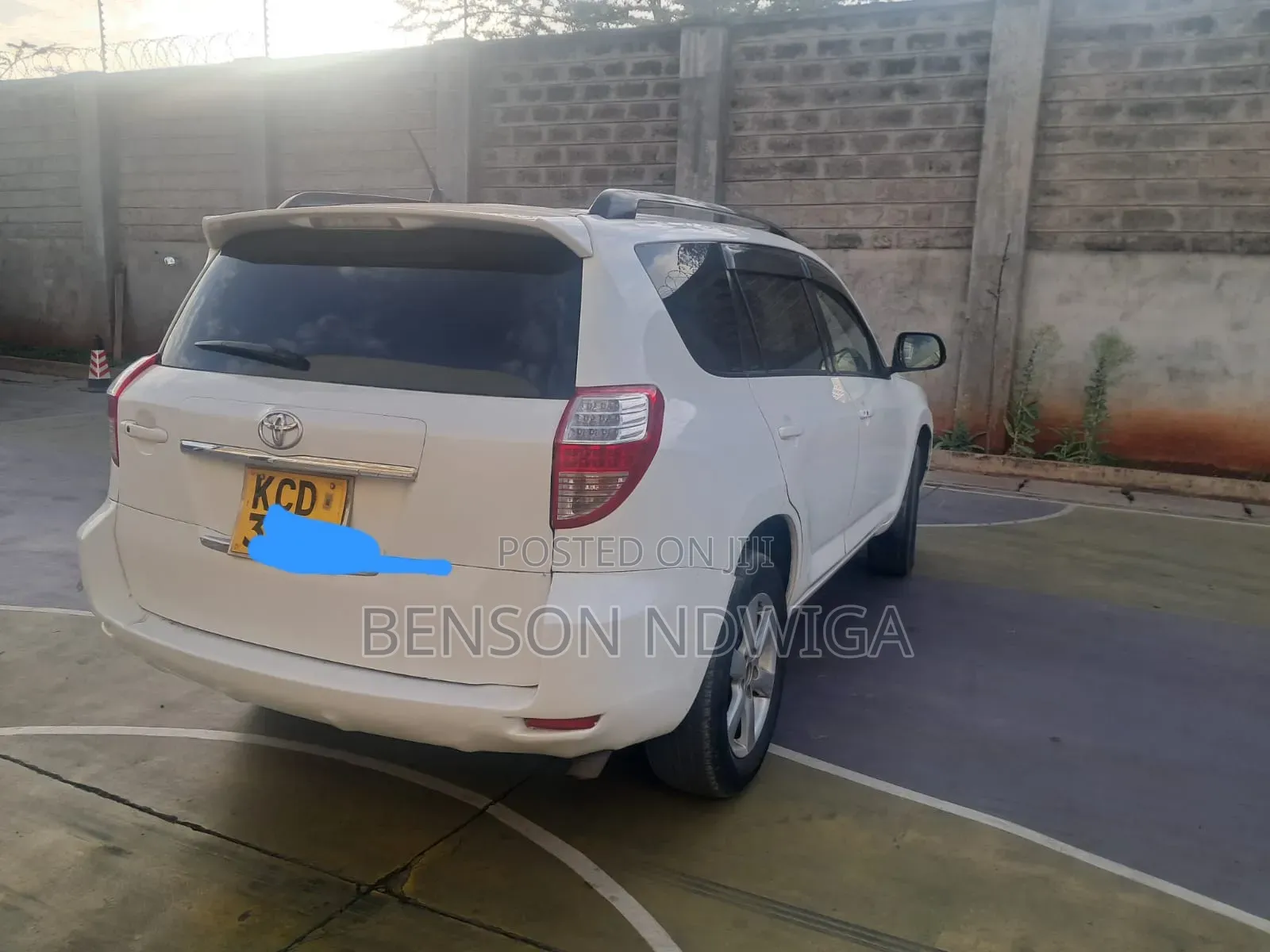 Toyota Vanguard 2009 White