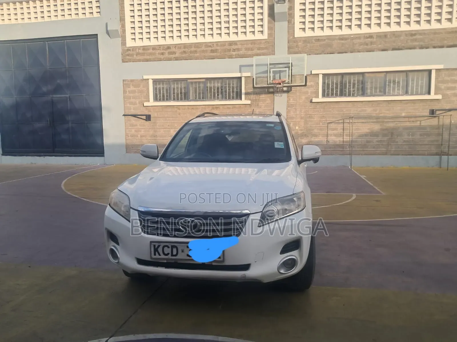 Toyota Vanguard 2009 White