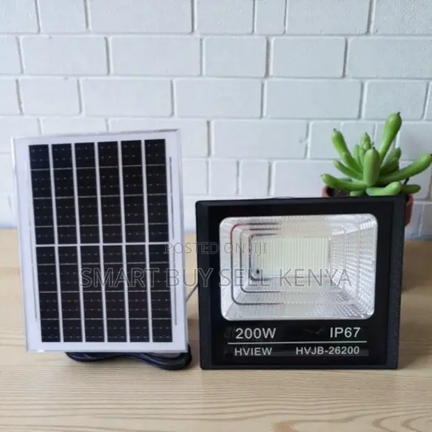 200w Solar Flood Light Outdoor Ip67 Waterproof Energy Efficient