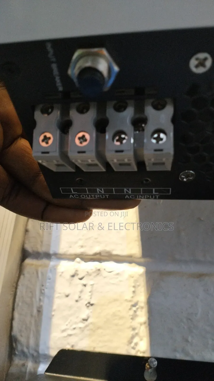 2.2kva - 24v Must Hybrid Inverter 60a MPPT - 160 Voc