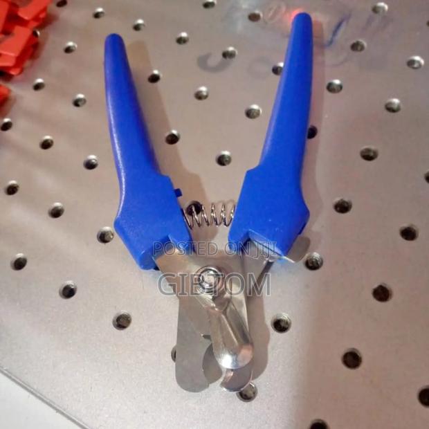 Manual Debeaker