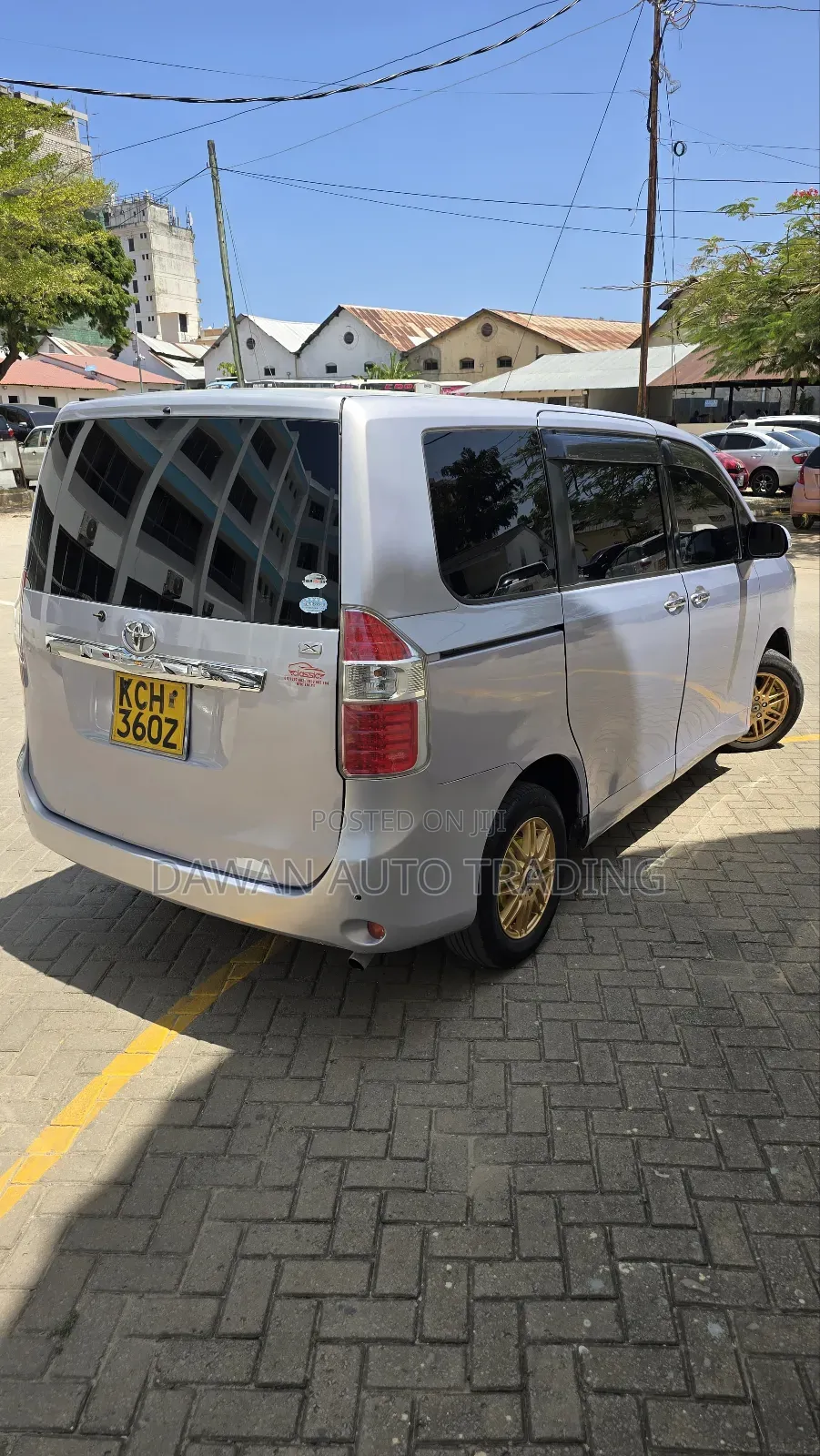 Toyota Noah 2010 Purple