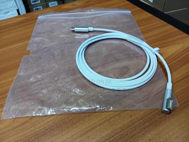 The Usb-C to Magsafe 1 (L-Tip) Charging Cable. - thumbnail 3