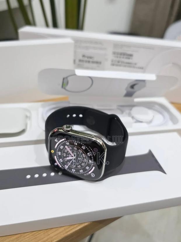 Apple Watch Series 11 (46mm) - main view