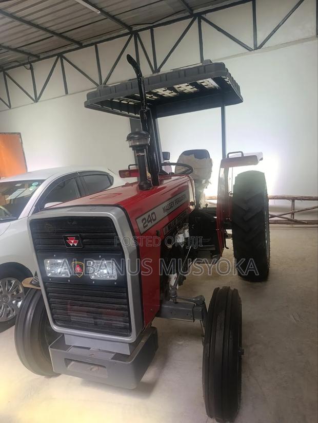 Farm Tractor L - main view