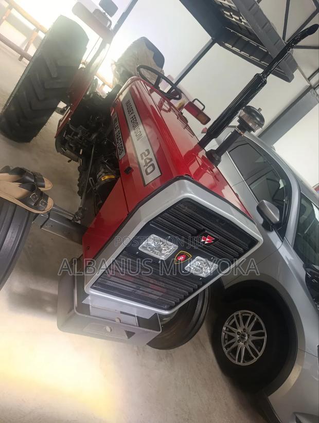 Farm Tractor L - thumbnail 2