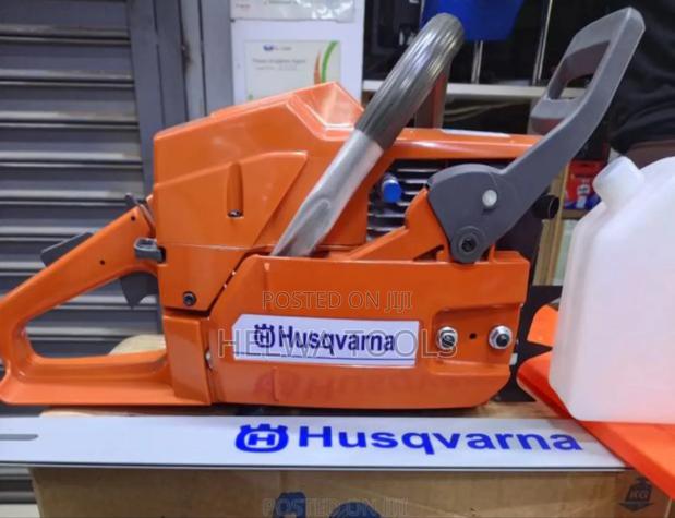 272xp Husqvarna Power Saw - main view
