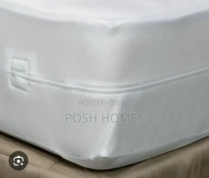 White Quality Zip Mattress Protector