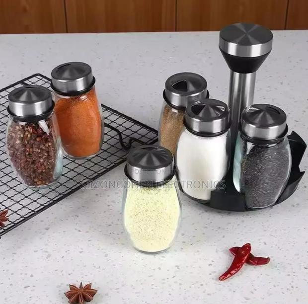 7 In 1 Kitchen Rotating Spice Bottle Set With Metallic Lid - thumbnail 2