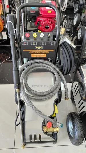 Hisaki Japan 2700psi Highpressure Washer Machine.