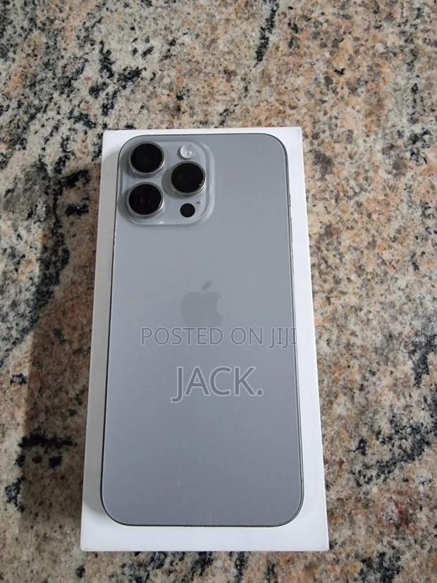 Apple iPhone 15 Pro Max 256 GB Gray - thumbnail 3