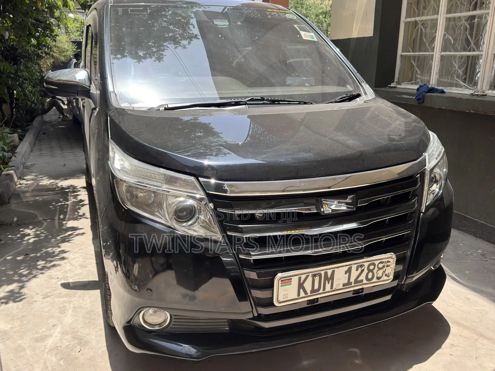 Toyota Noah 2.0 AWD (7 Seater) 2016 Black