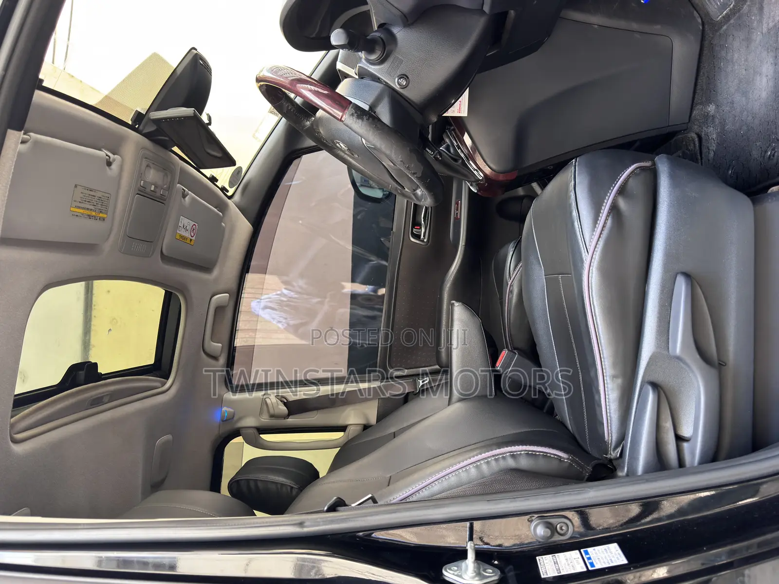Toyota Noah 2.0 AWD (7 Seater) 2016 Black