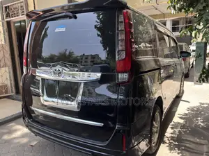 Toyota Noah 2.0 AWD (7 Seater) 2016 Black