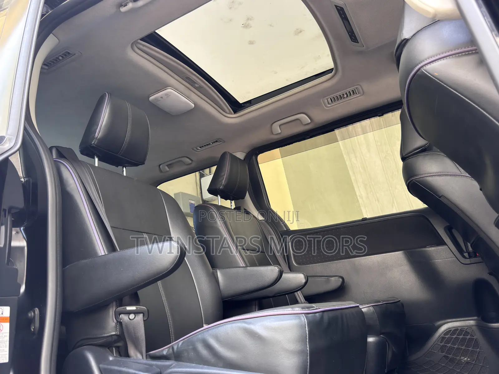 Toyota Noah 2.0 AWD (7 Seater) 2016 Black