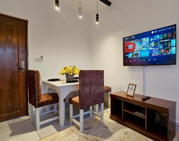 Executive 3 Bedroom Aprt CBD Full Ac Pool Gym Ideal for Long Stay - thumbnail 3
