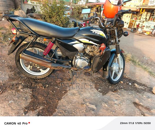 TVS HLX 125 2023 Black - main view