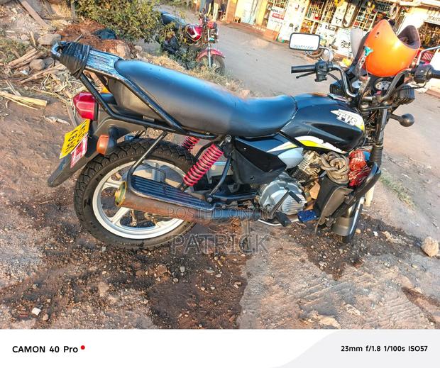 TVS HLX 125 2023 Black - thumbnail 2