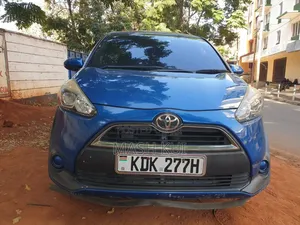 Toyota Sienta 2014 Blue