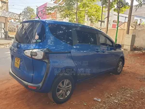 Toyota Sienta 2014 Blue