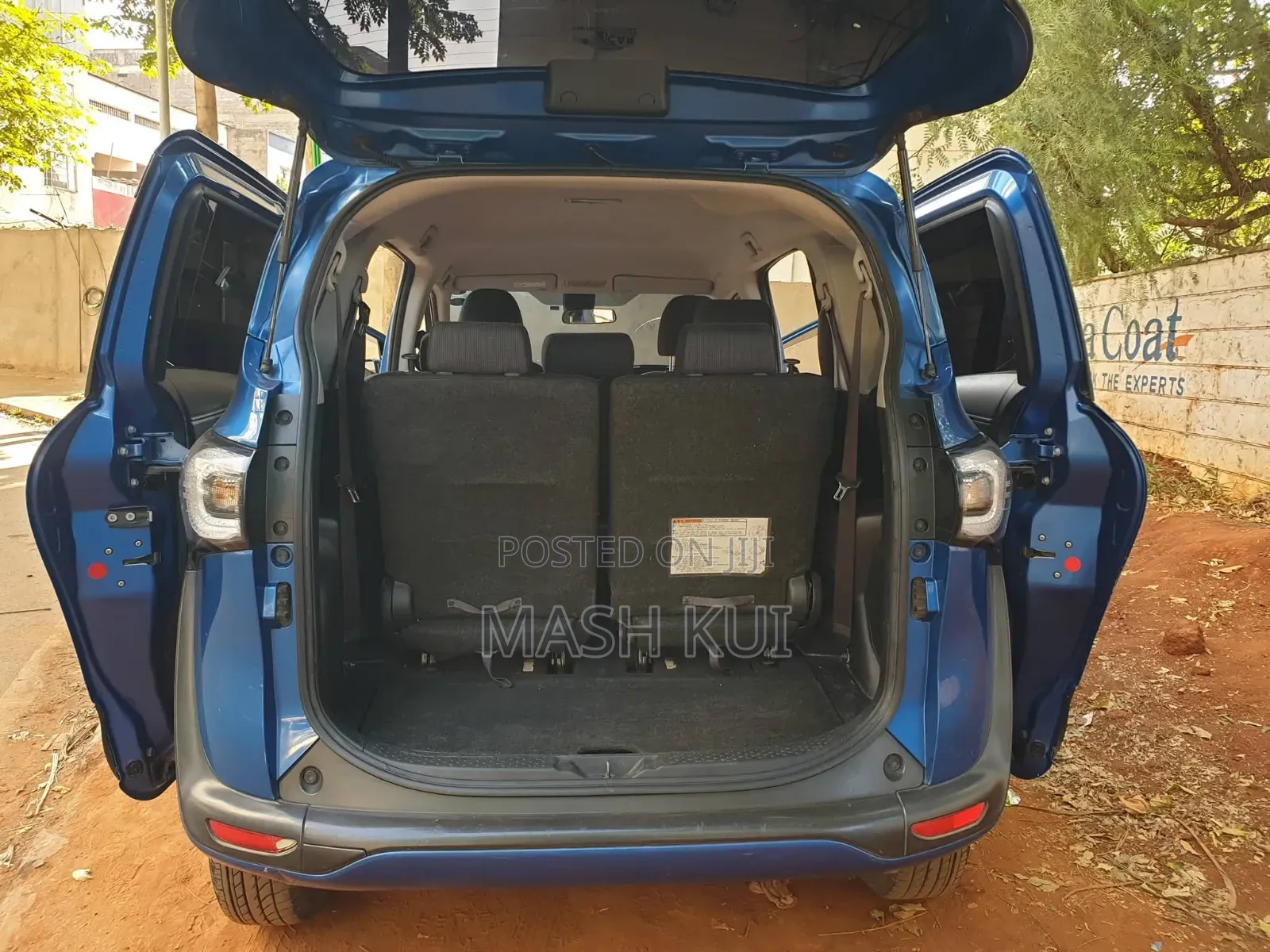 Toyota Sienta 2014 Blue