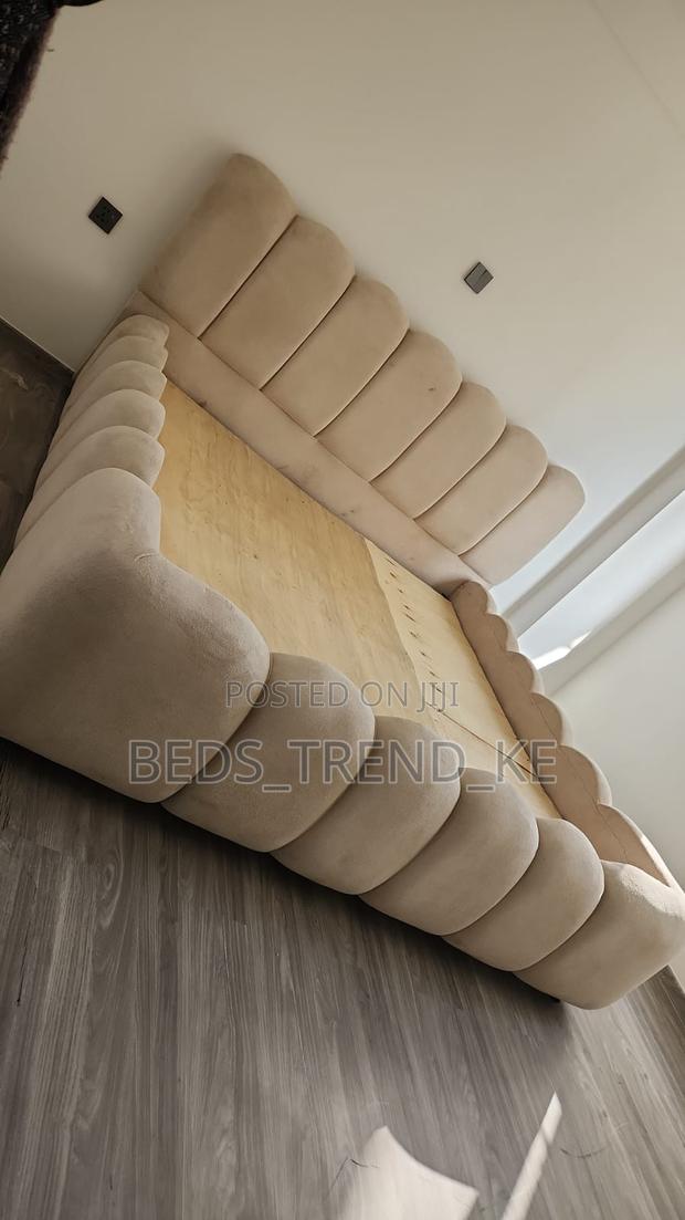 Sleek Cool Bubble 5 by 6 Bed