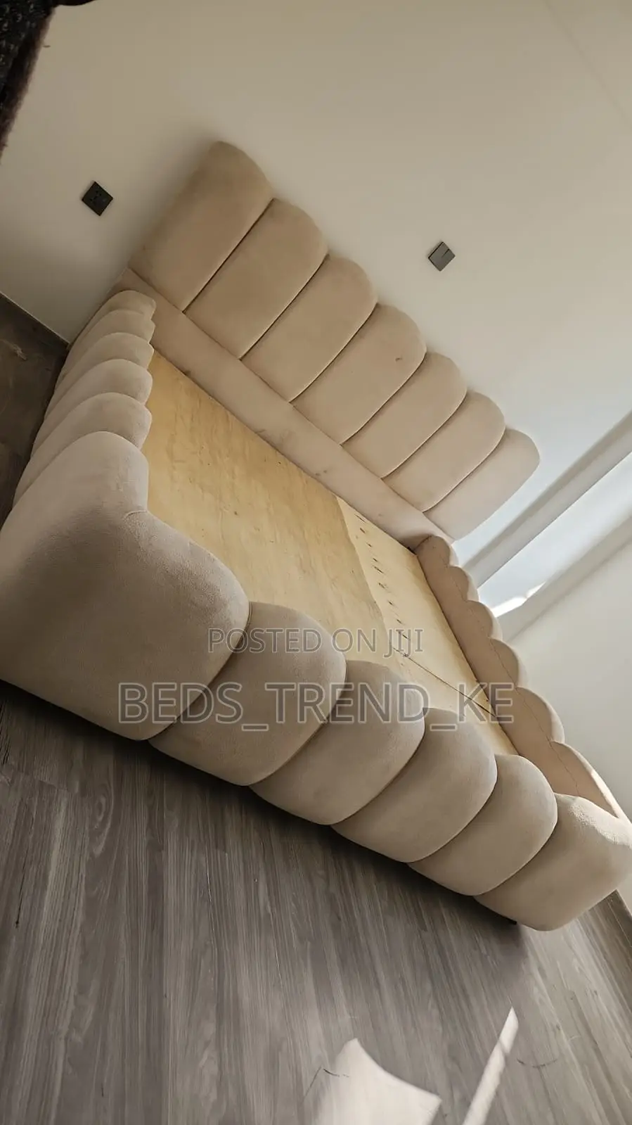 Sleek Cool Bubble 5 by 6 Bed